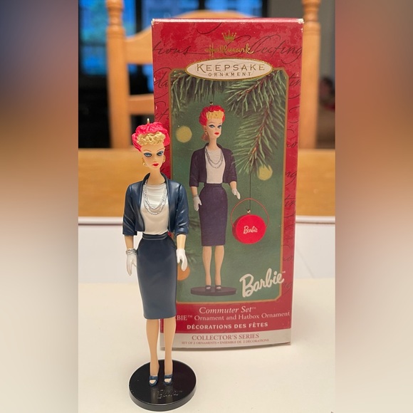 Barbie Collectors Series Ornament - Picture 4 of 5